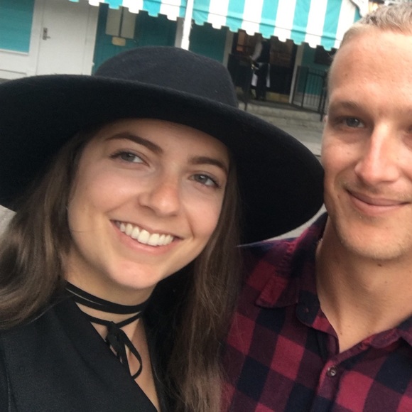 Hey y’all! Welcome to my closet of a shopaholic! - Picture 2 of 7